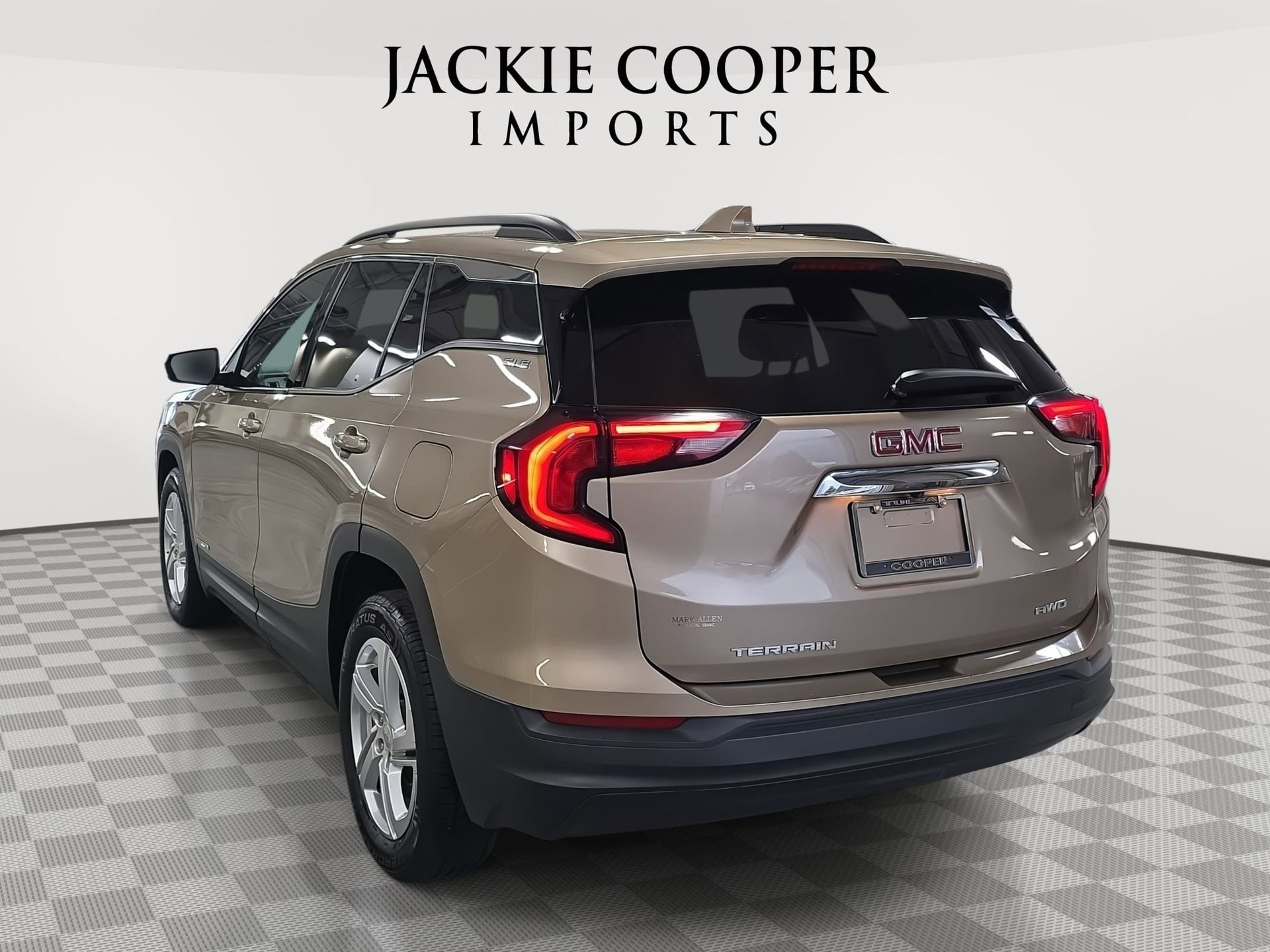 Used 2018 GMC Terrain SLE w/ Driver Convenience Package image 7