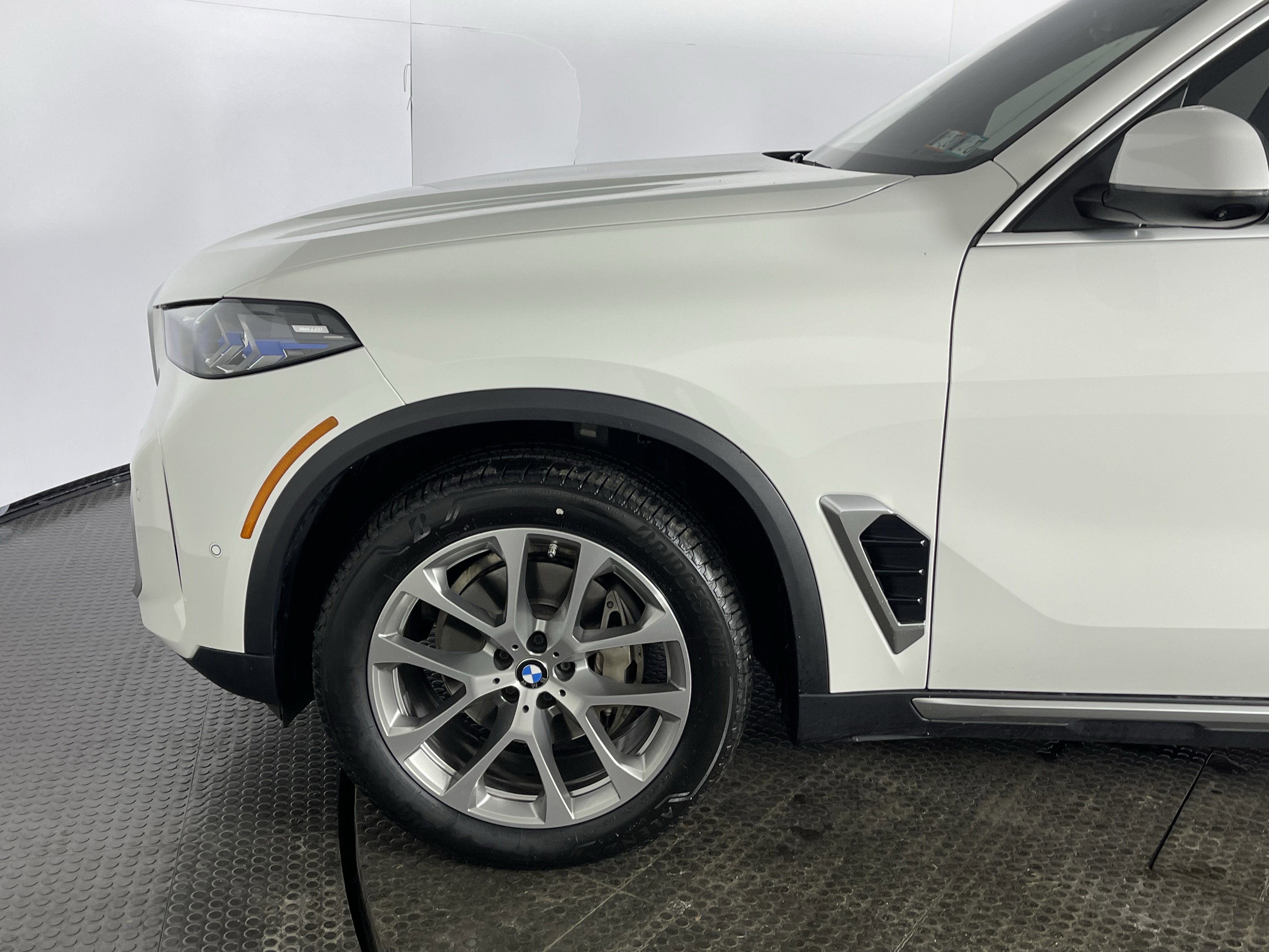 Certified 2024 BMW X5 xDrive40i w/ Premium Package image 4