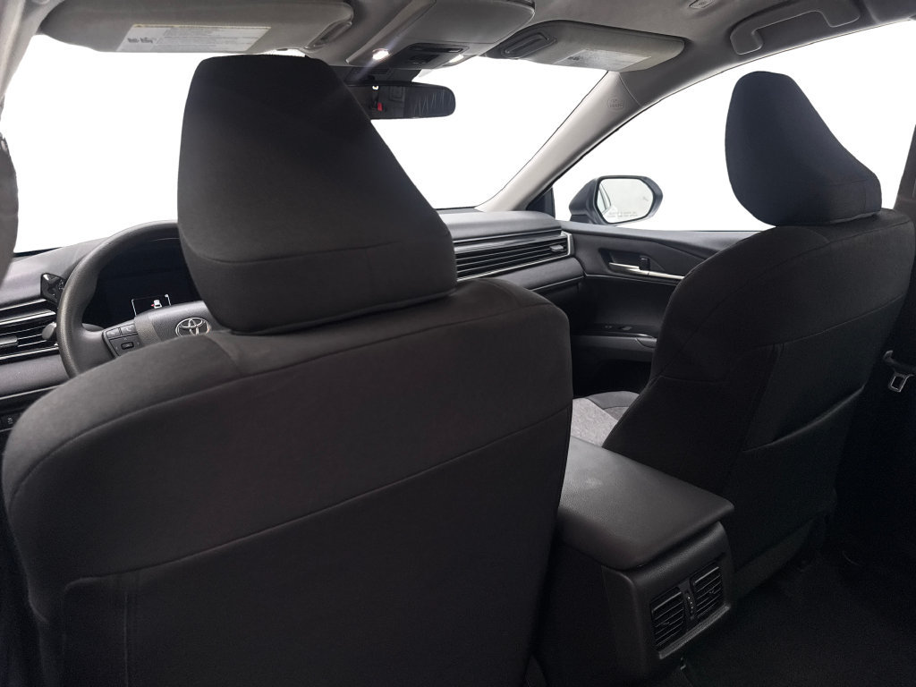 Used 2025 Toyota Camry LE FWD image 39