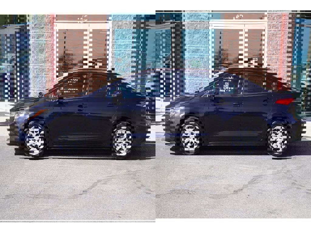 Used 2020 Toyota Corolla LE image 4