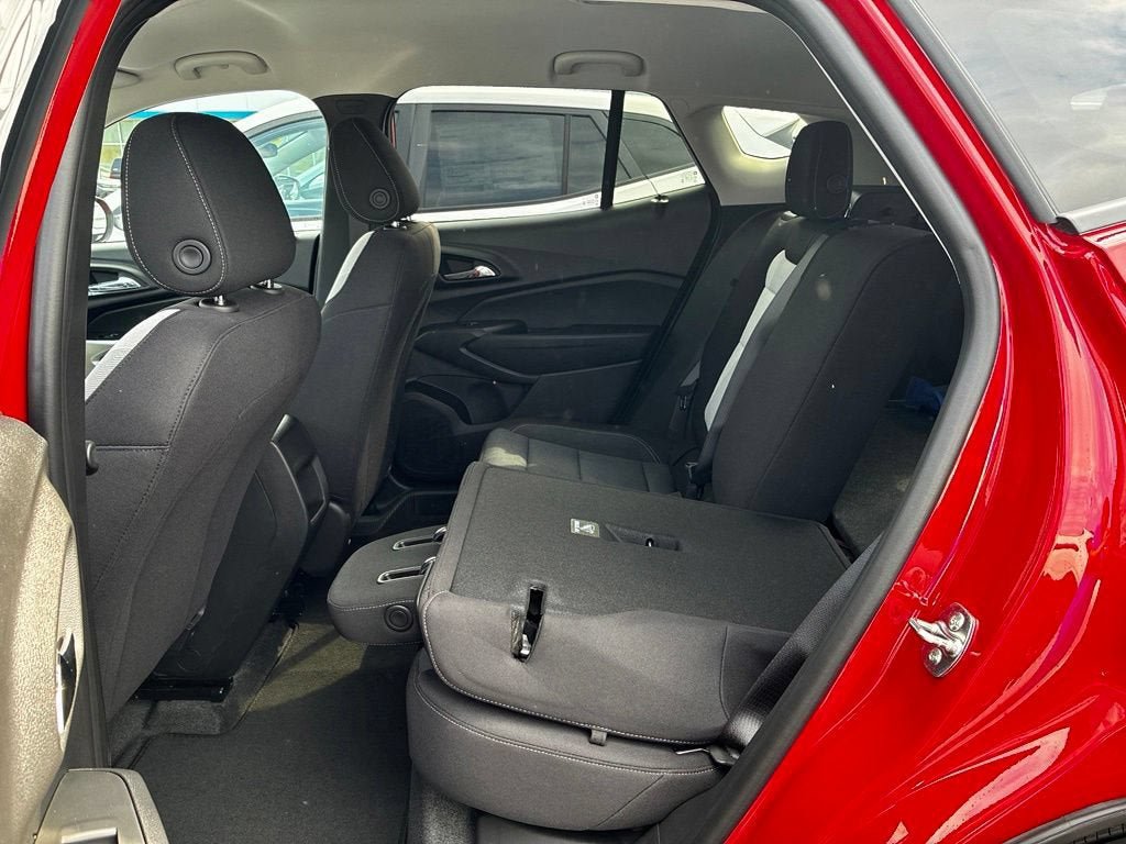New 2026 Chevrolet Trax LS w/ LS Convenience Package FWD image 17