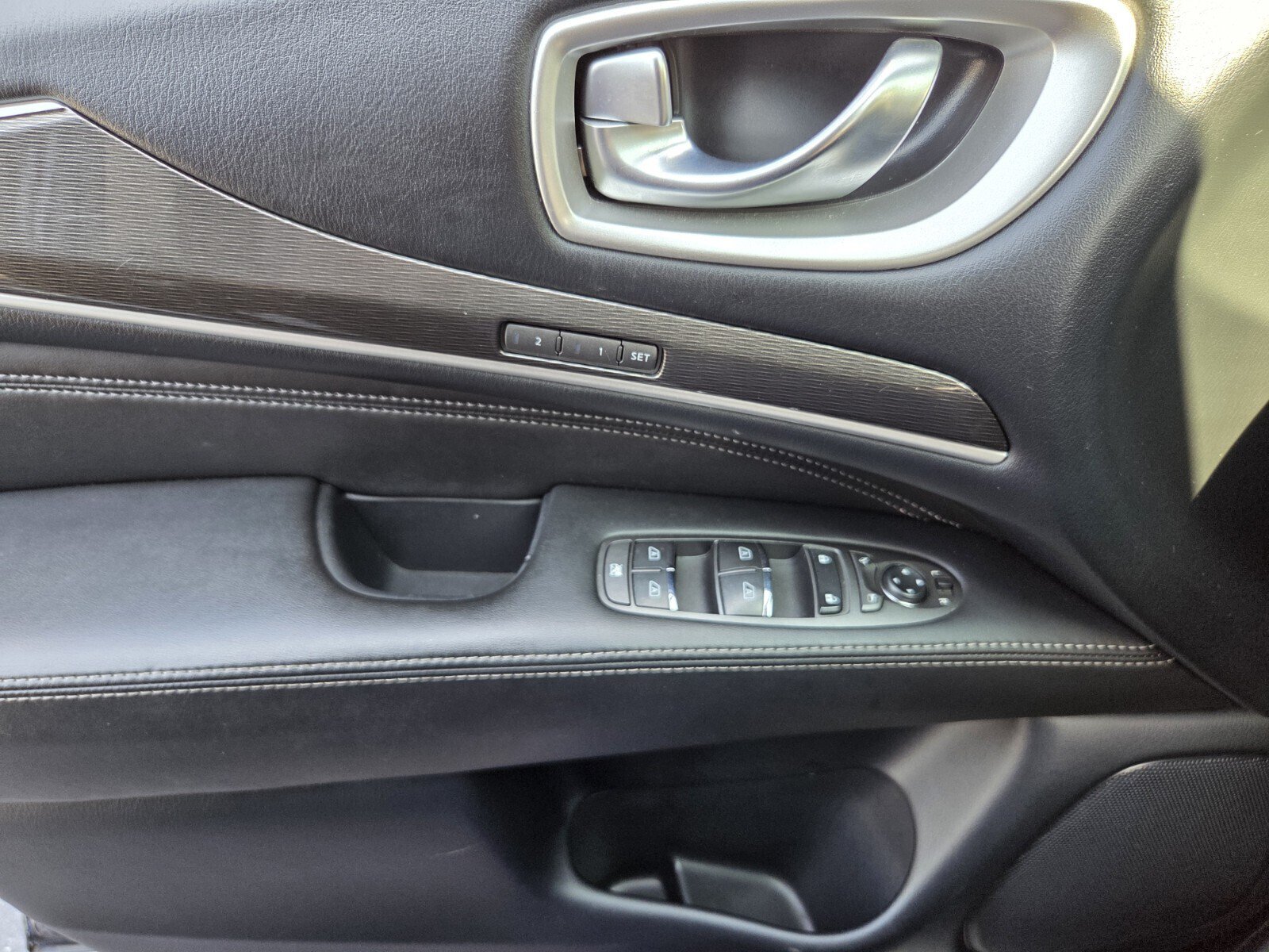 Used 2019 INFINITI QX60 Luxe w/ Essential Package AWD/4WD image 30