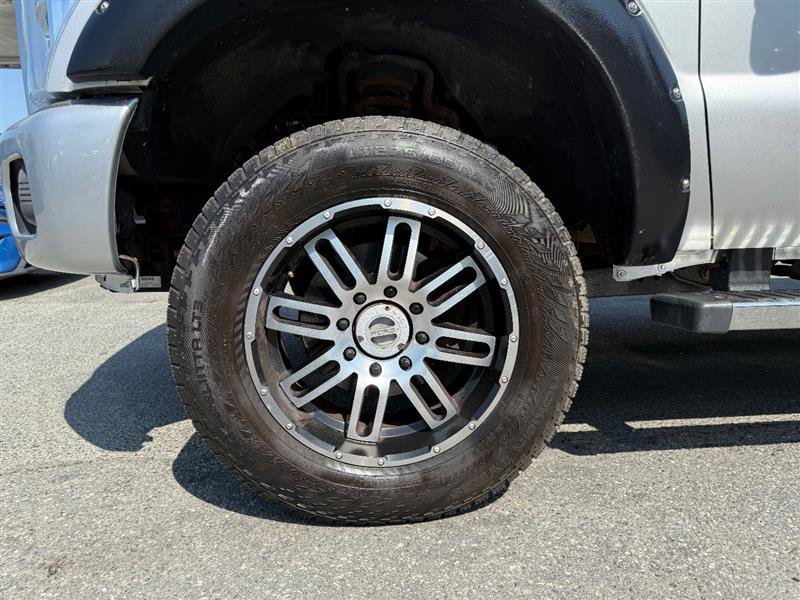 Used 2016 Ford F250 Platinum w/ FX4 Off-Road Package AWD/4WD image 10