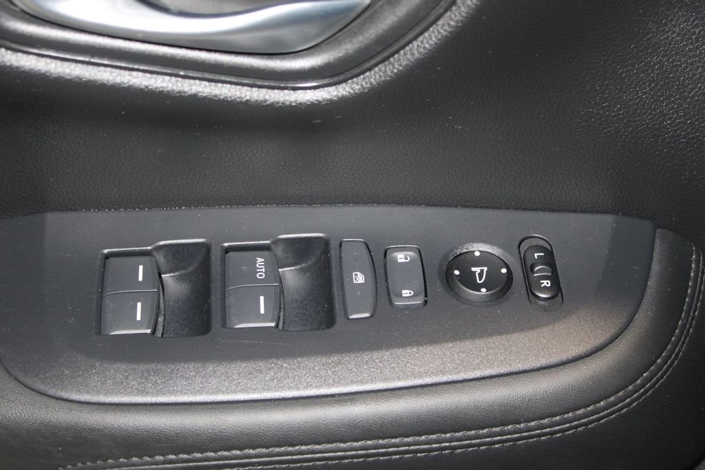 Certified 2025 Honda HR-V LX image 9