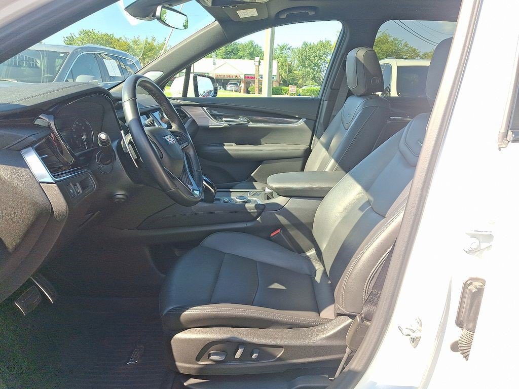 Certified 2024 Cadillac XT6 Sport w/ LPO, Floor Liner Package AWD/4WD image 13