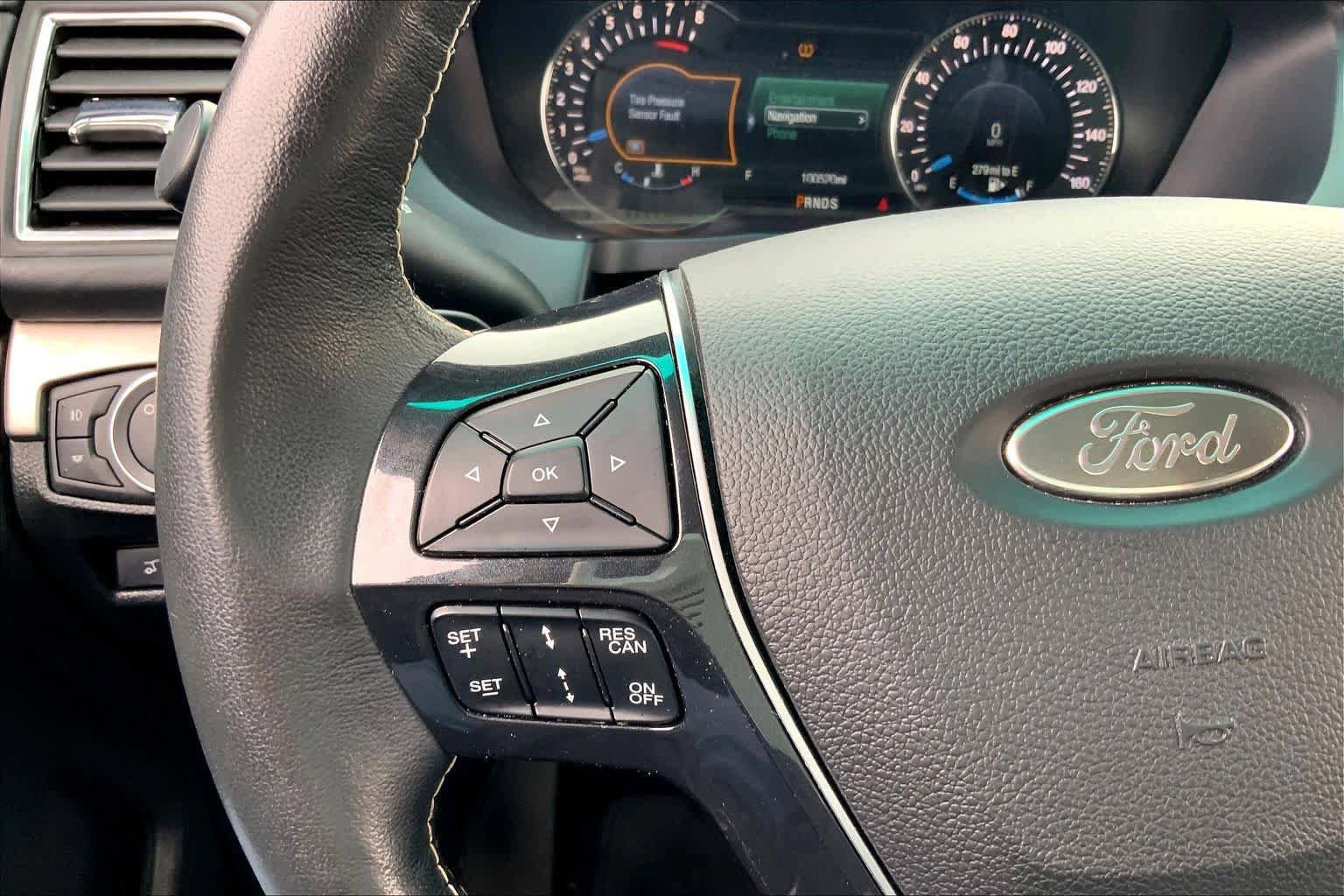 Used 2016 Ford Explorer Platinum image 24