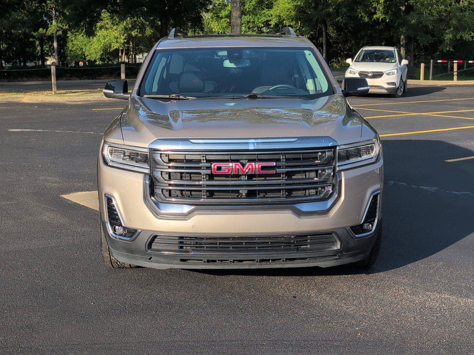 Used 2022 GMC Acadia AT4 w/ Technology Package AWD/4WD image 10
