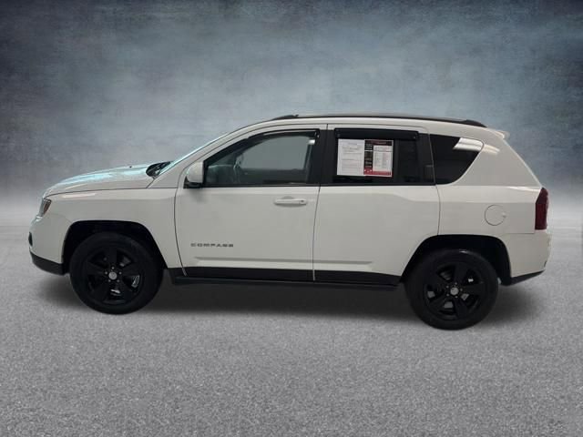 Used 2016 Jeep Compass Latitude image 10