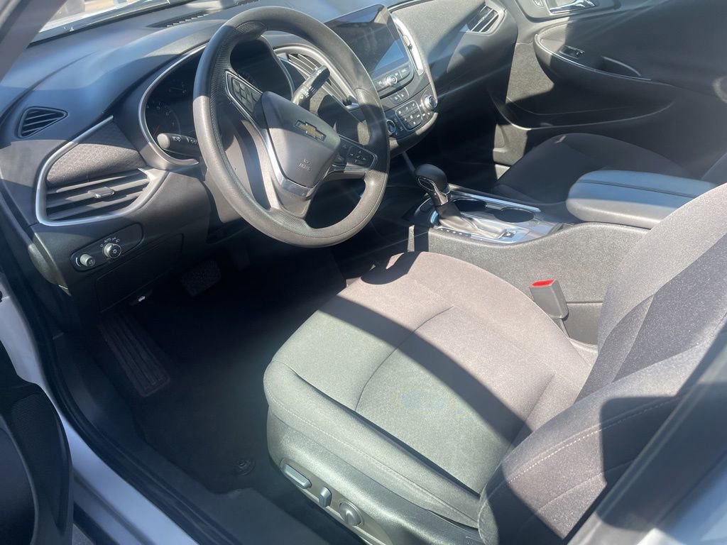 Used 2022 Chevrolet Malibu LT FWD image 5