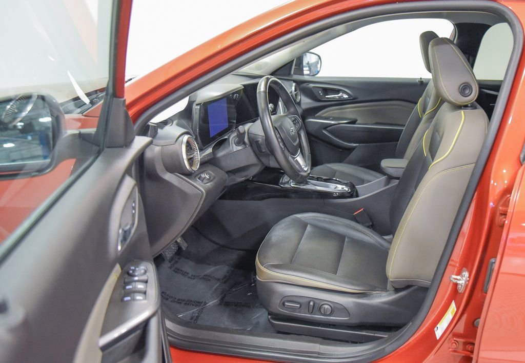 Used 2024 Chevrolet Trax ACTIV w/ Driver Confidence Package image 10