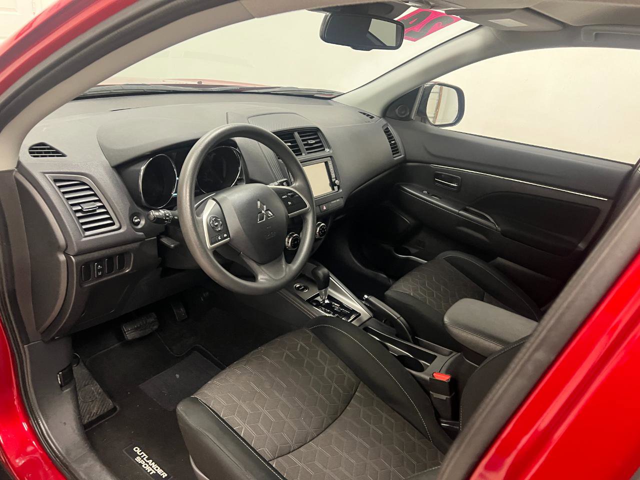 Used 2024 Mitsubishi Outlander Sport AWD image 25