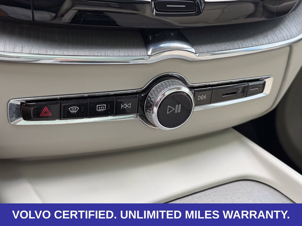 Certified 2025 Volvo XC60 T8 Plus w/ Protection Package Premier AWD/4WD image 26