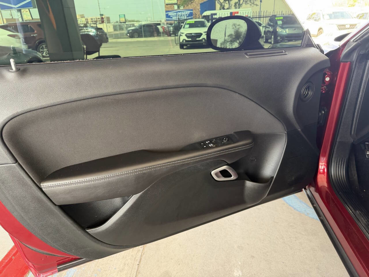 Used 2018 Dodge Challenger SXT image 10