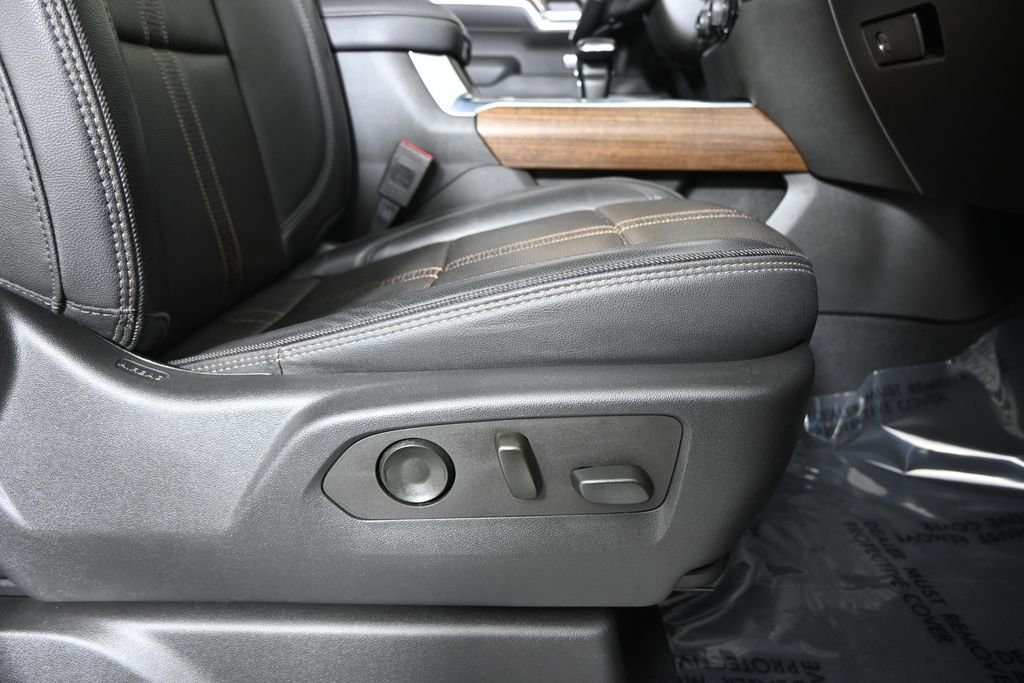 Used 2022 Chevrolet Silverado 1500 High Country w/ High Country Premium Package image 15