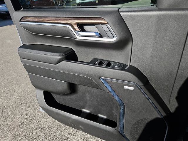 Used 2024 Chevrolet Silverado 1500 LT Trail Boss w/ Convenience Package II image 13