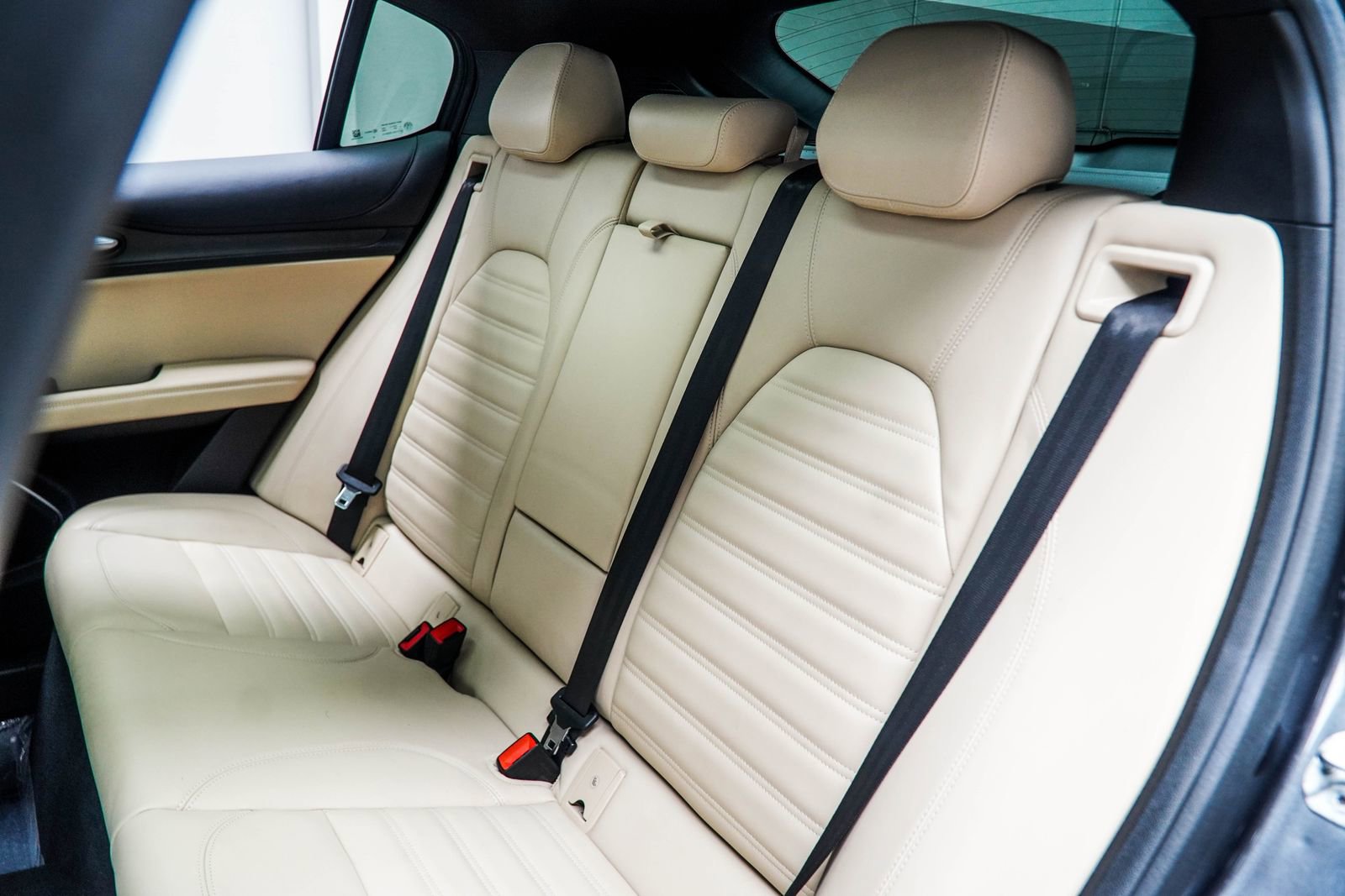 Used 2023 Alfa Romeo Stelvio Ti Lusso w/ Quick Order Package 22X Lusso image 41