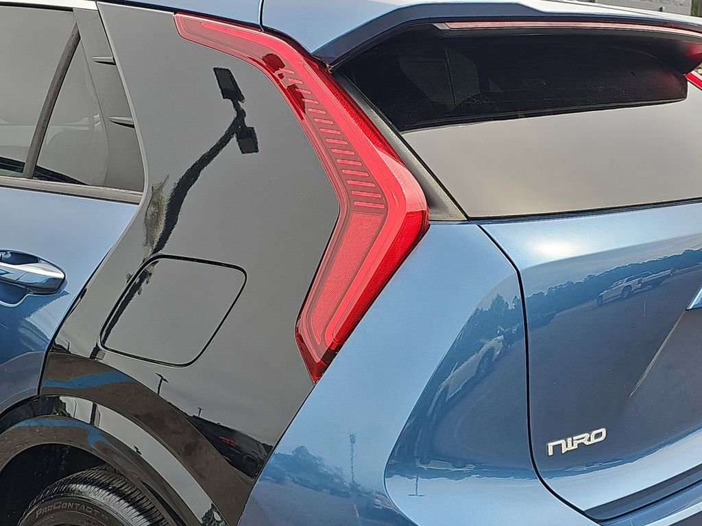 Used 2023 Kia Niro SX Touring FWD image 38