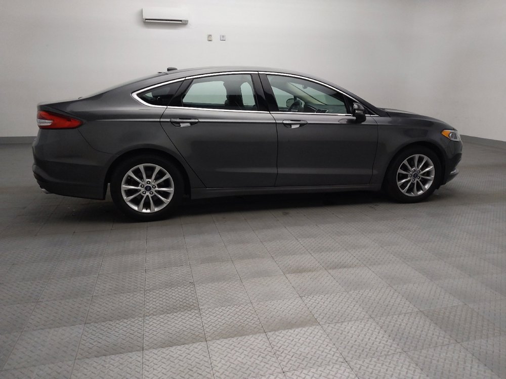 Used 2017 Ford Fusion SE FWD image 10