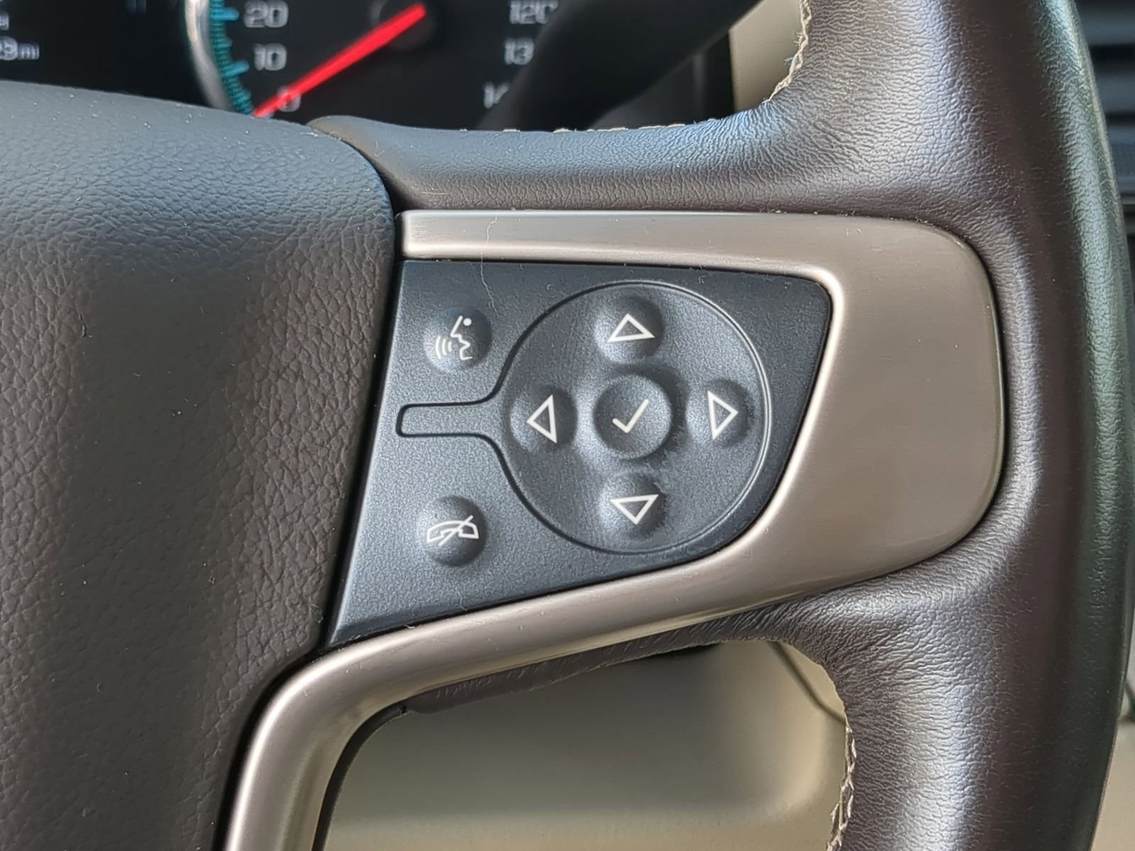 Used 2018 GMC Yukon Denali w/ Denali Ultimate Package image 31