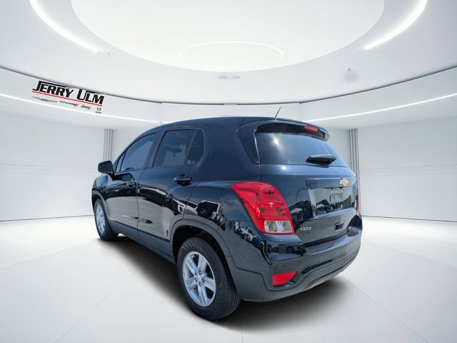 Used 2022 Chevrolet Trax LS w/ Tint and Cruise Package image 5
