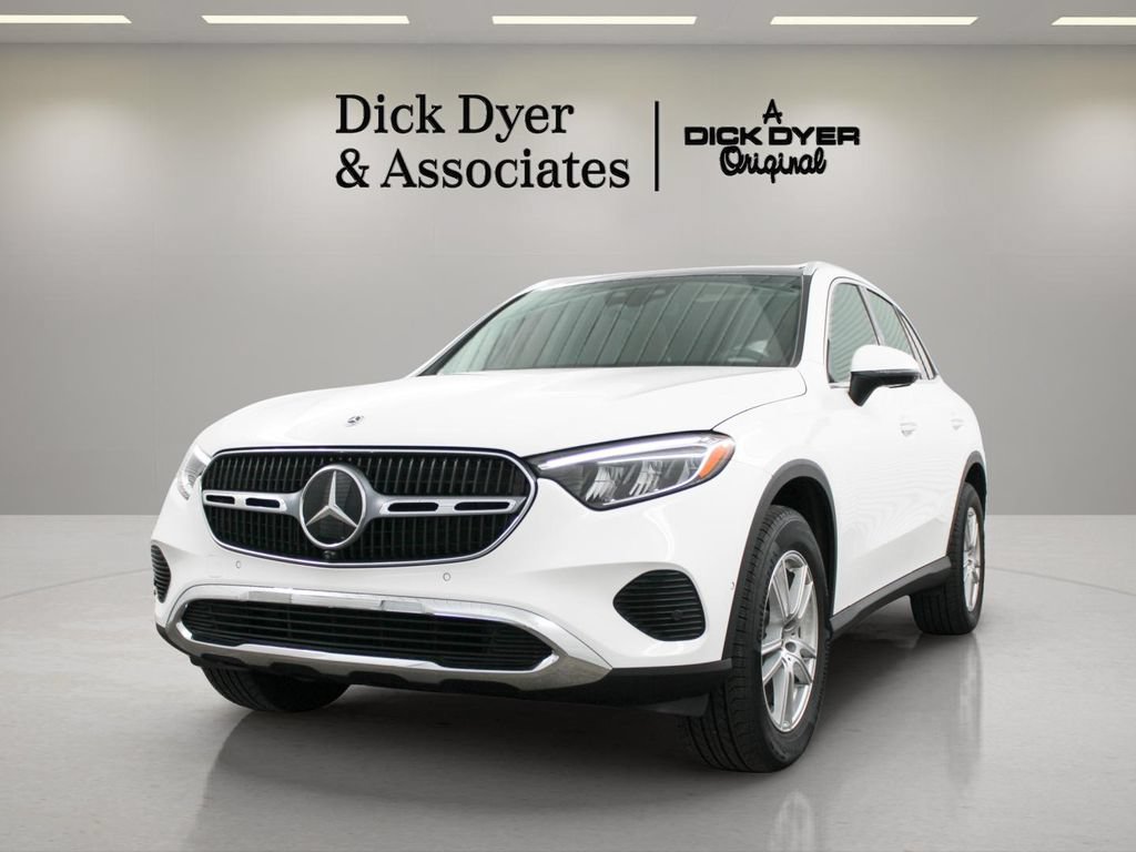 Used 2026 Mercedes-Benz GLC 300 4MATIC image 5