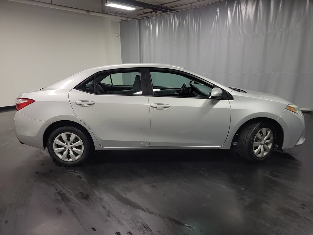 Used 2014 Toyota Corolla LE FWD image 9