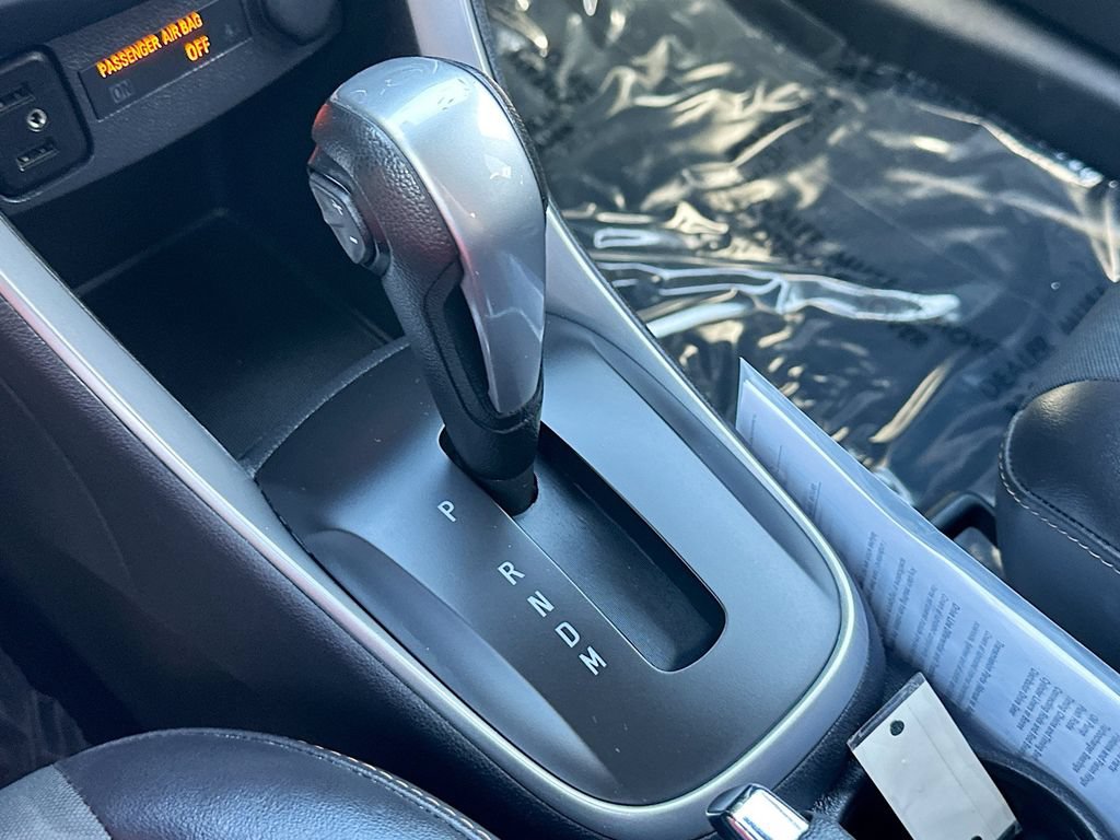 Used 2018 Chevrolet Trax LT w/ LT Convenience Package FWD image 16