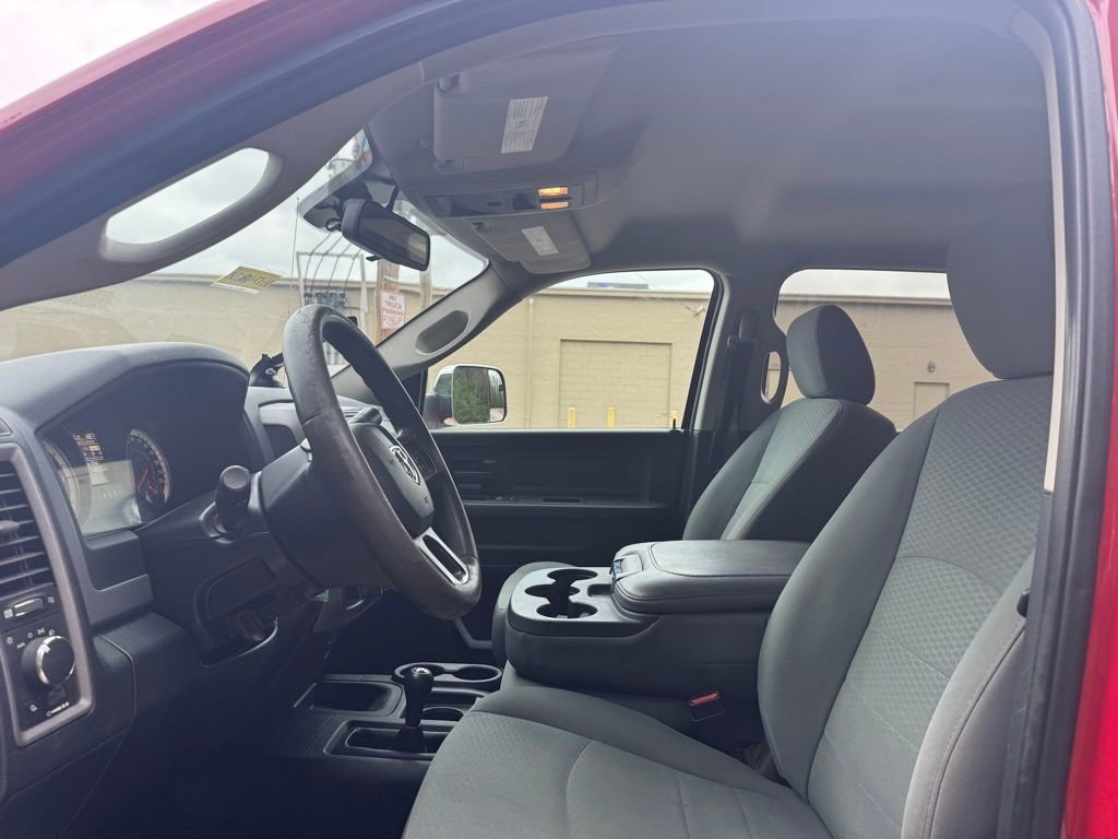 Used 2016 RAM 2500 Tradesman w/ Chrome Appearance Group AWD/4WD image 17