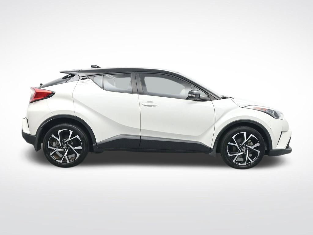Used 2019 Toyota C-HR XLE image 4