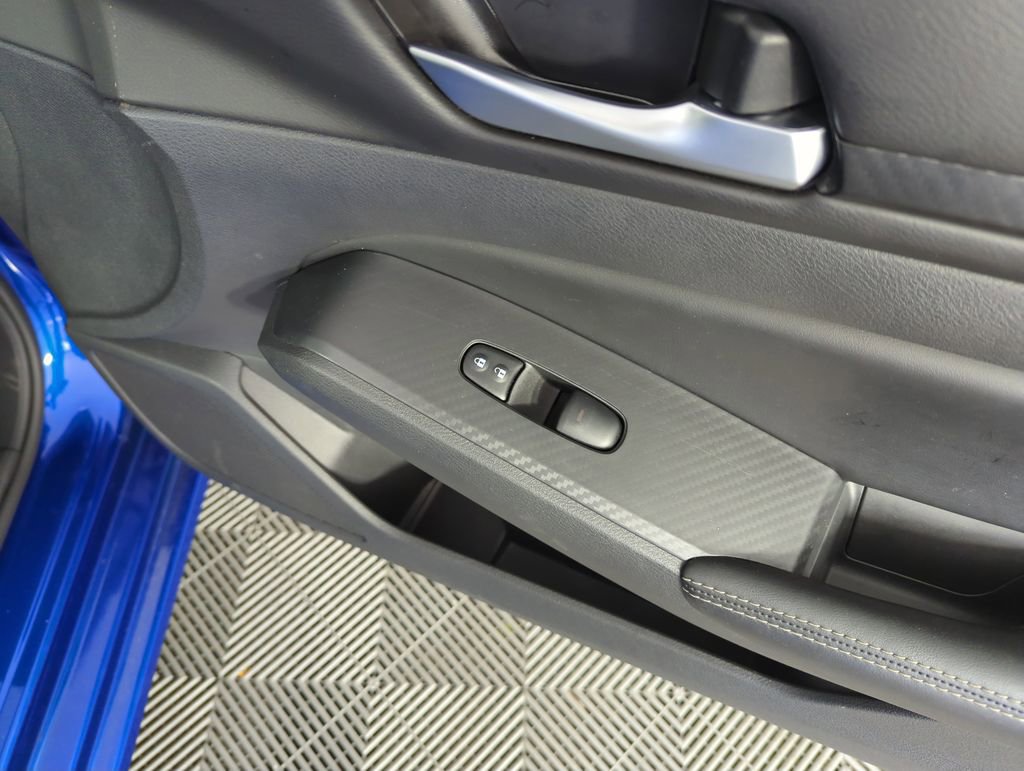 Used 2025 Nissan Altima 2.5 SV image 33