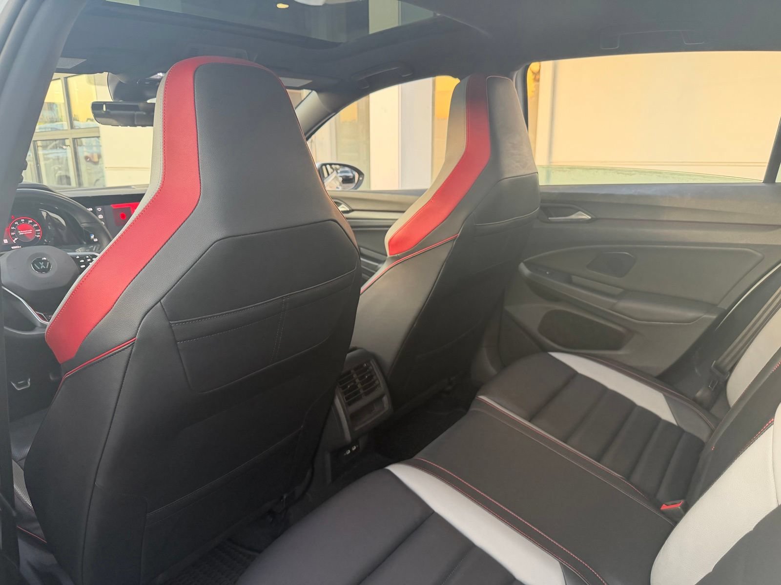 Used 2022 Volkswagen GTI SE FWD image 17