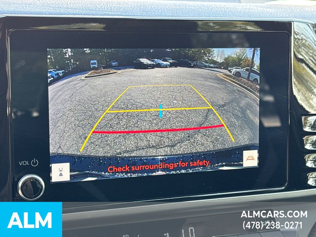 Used 2025 Toyota Camry SE image 31