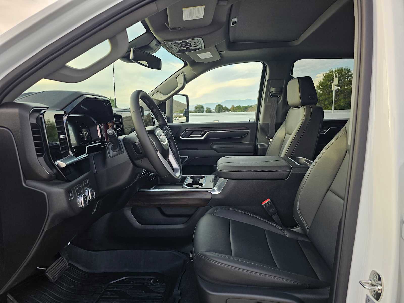 New 2026 GMC Sierra 2500 SLT w/ SLT Convenience Package image 23