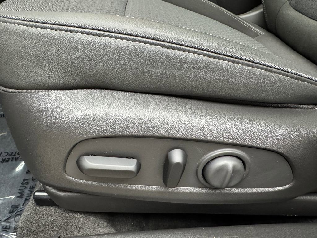 Used 2020 Buick Encore GX Select w/ Experience Buick Package image 12