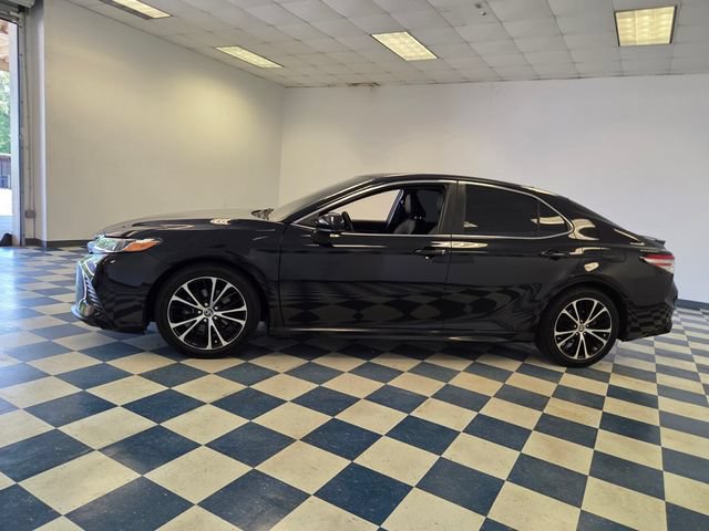 Used 2020 Toyota Camry SE FWD image 4