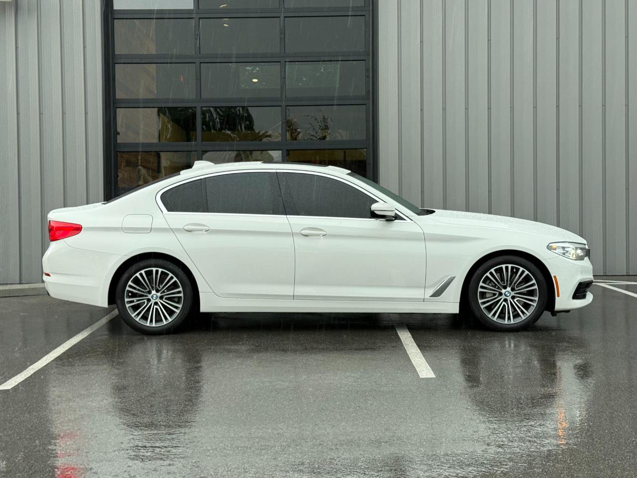Used 2019 BMW 530i Sedan w/ Convenience Package RWD image 3