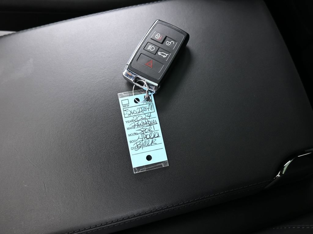 Used 2024 Land Rover Range Rover Sport Dynamic SE image 10