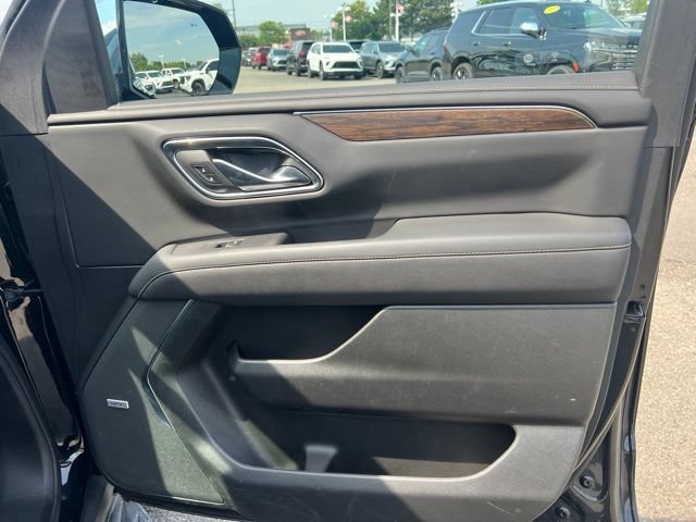 Used 2023 Chevrolet Tahoe Premier w/ Advanced Technology Package AWD/4WD image 12