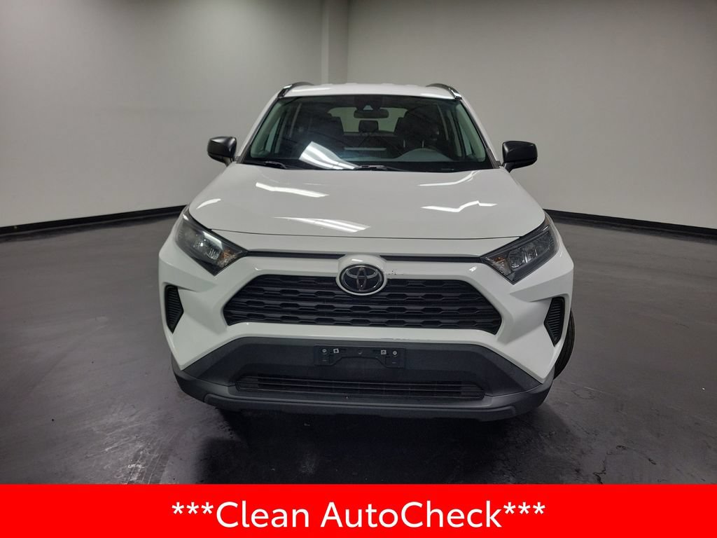 Used 2021 Toyota RAV4 LE AWD/4WD image 3