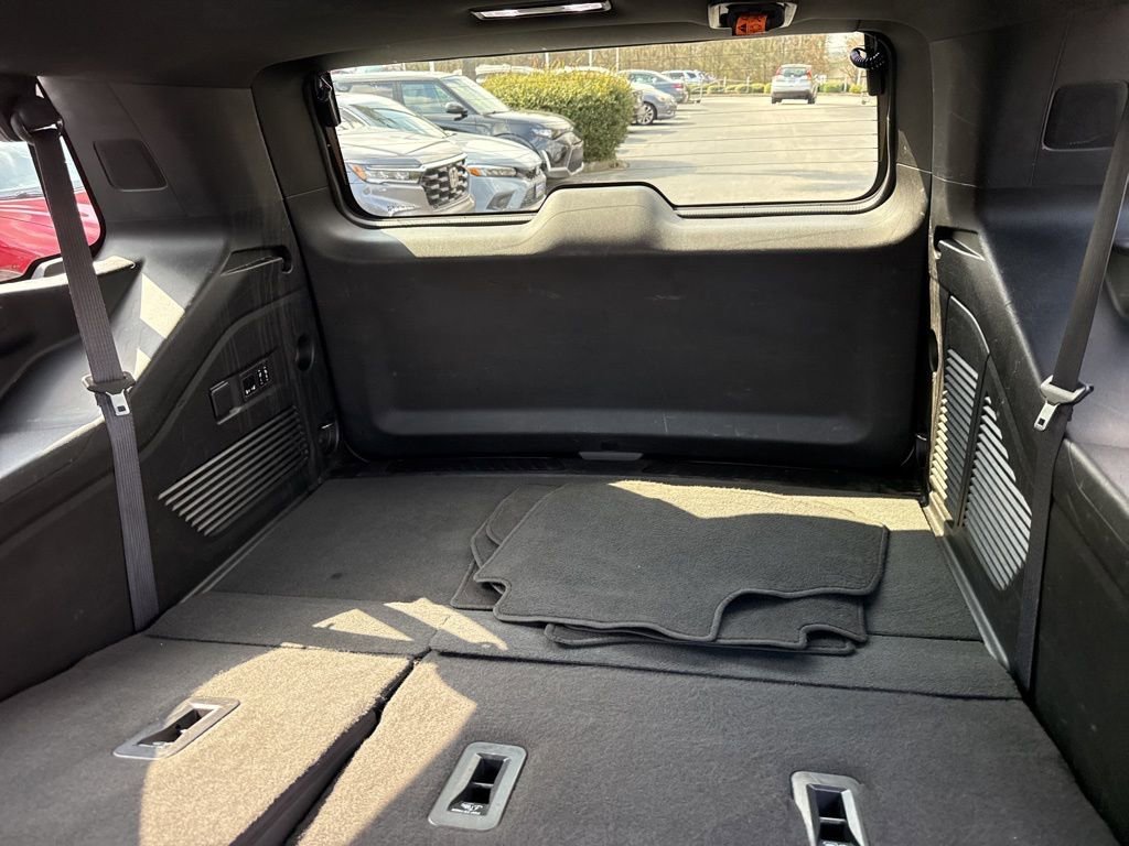 Used 2023 Chevrolet Tahoe LT w/ Luxury Package image 11