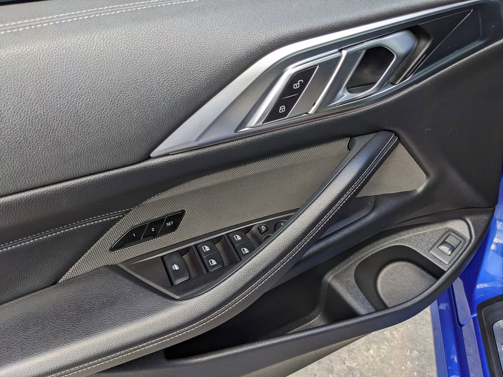 Used 2022 BMW M440i Convertible w/ Premium Package image 18