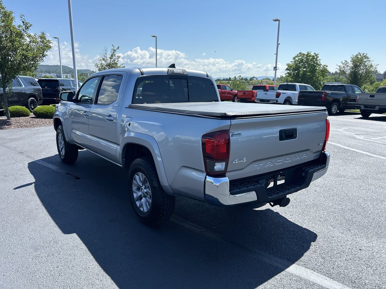 Used 2019 Toyota Tacoma SR5 AWD/4WD image 5