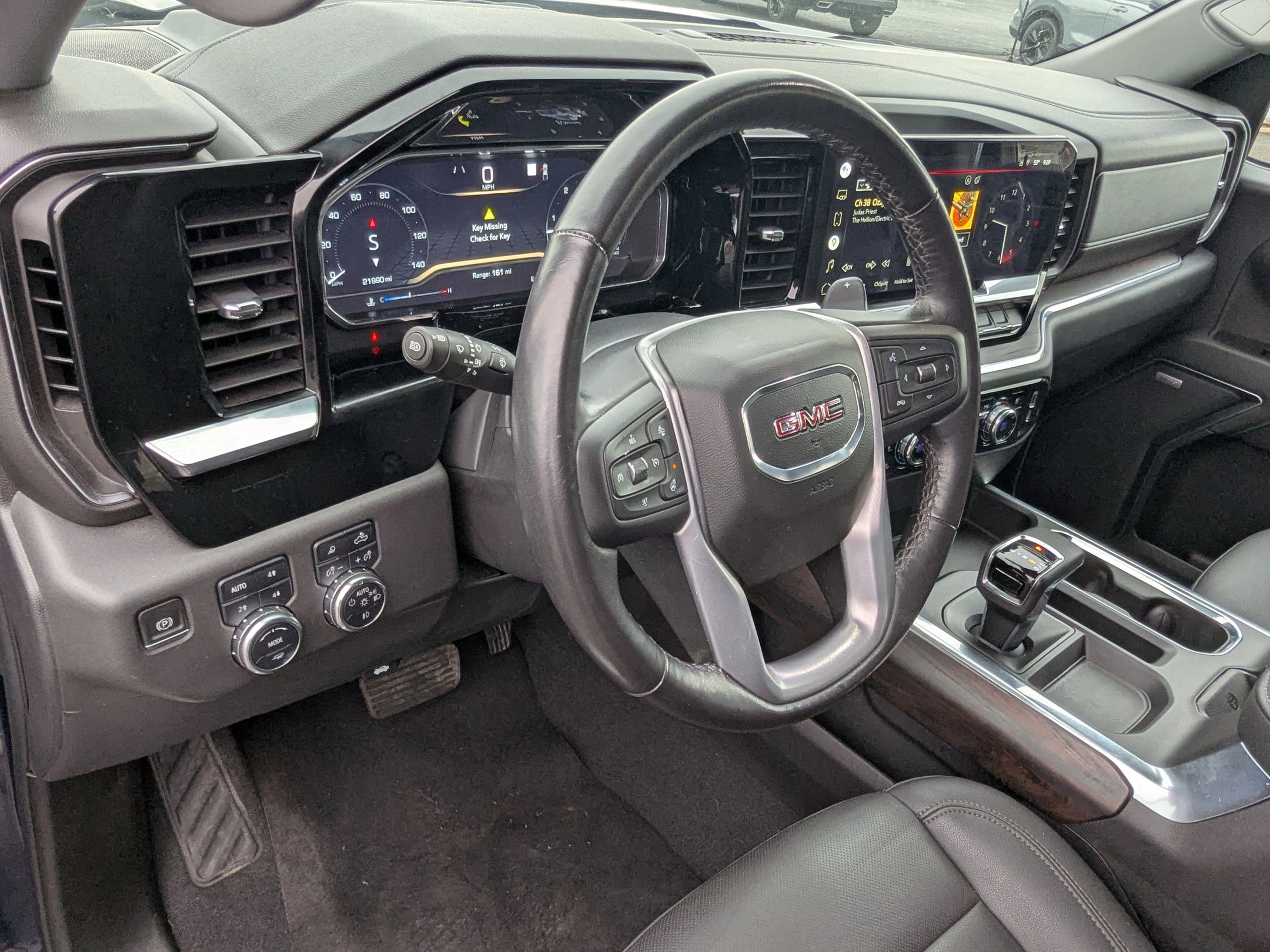 Used 2022 GMC Sierra 1500 SLT w/ SLT Convenience Package image 16