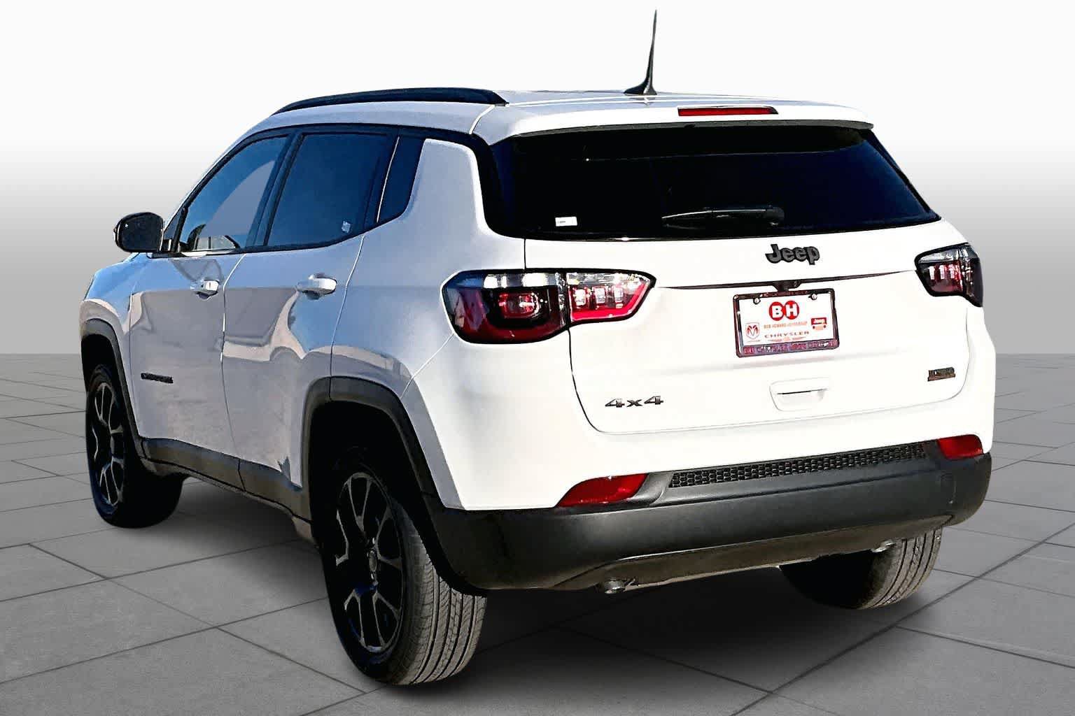 New 2026 Jeep Compass Latitude AWD/4WD image 13