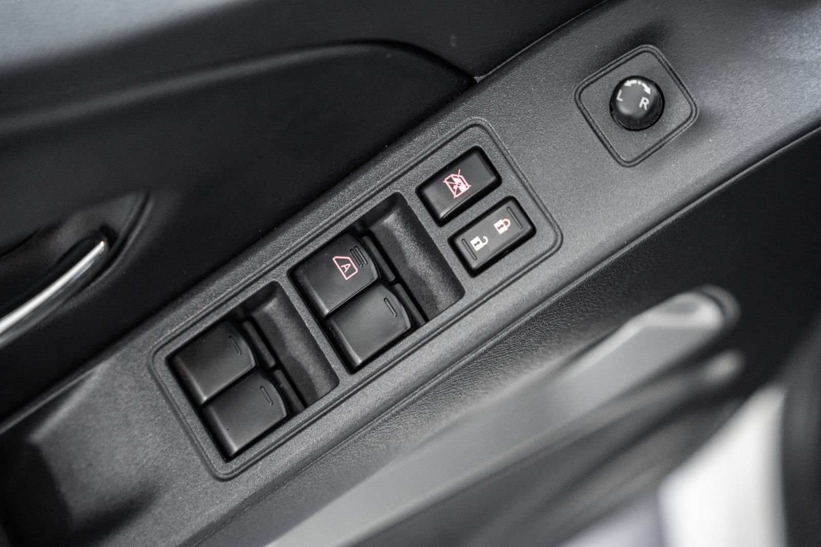 Used 2025 Nissan Frontier SV RWD image 37