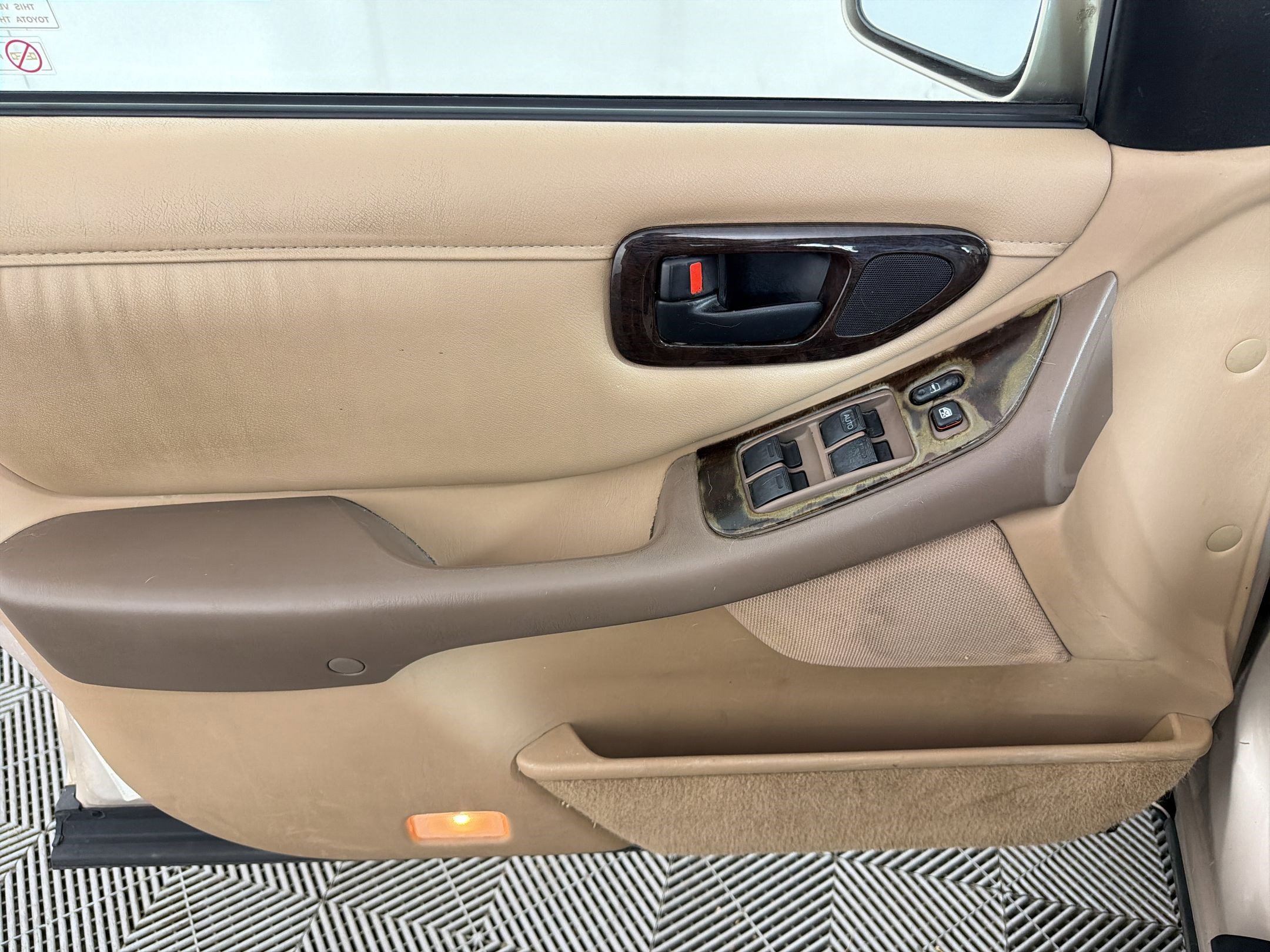Used 1996 Toyota Avalon XL FWD image 13
