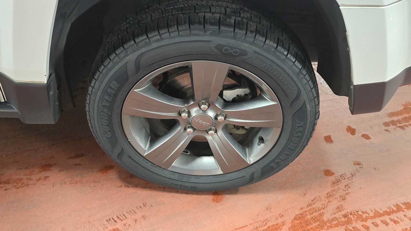 Used 2015 Jeep Patriot High Altitude AWD/4WD image 2
