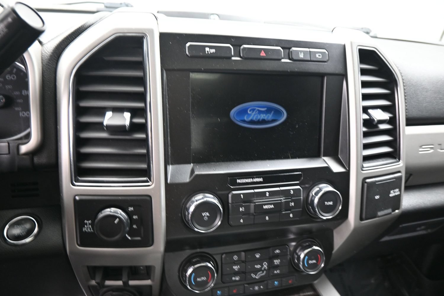 Used 2020 Ford F250 Lariat w/ Lariat Ultimate Package AWD/4WD image 16