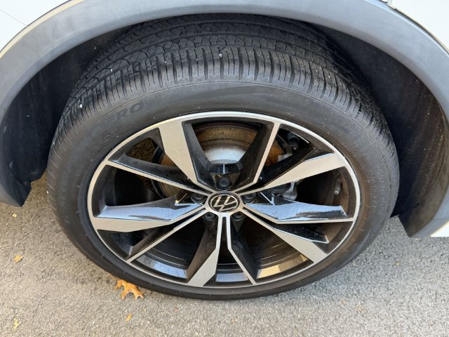 Certified 2023 Volkswagen Tiguan SEL R-Line AWD/4WD image 8