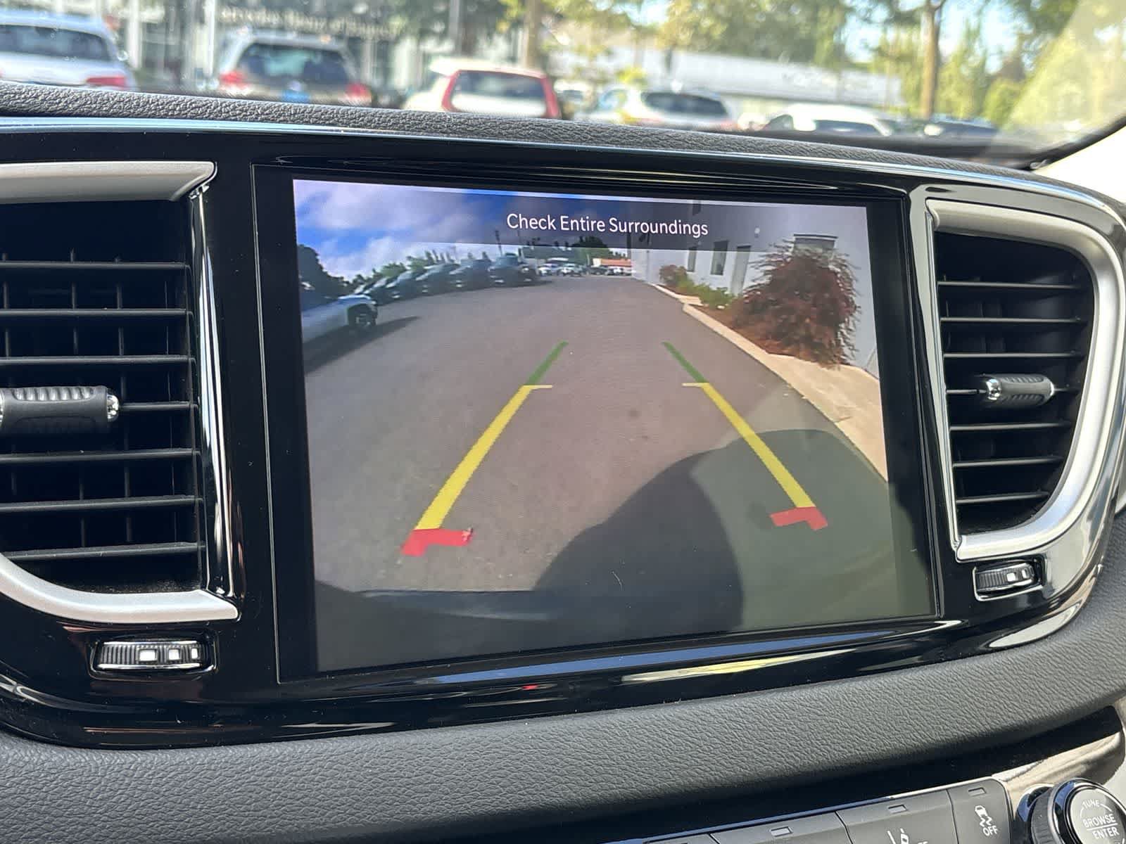 Used 2023 Chrysler Pacifica Touring-L FWD image 19